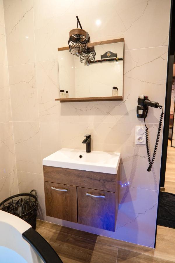 Capsule Japon - Jacuzzi - Netflix & Ecran Cinema - Xbox Apartment *